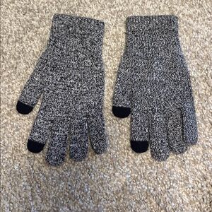 Nordstrom Gray and Black knit Gloves one size nwot w/ tech fingers!